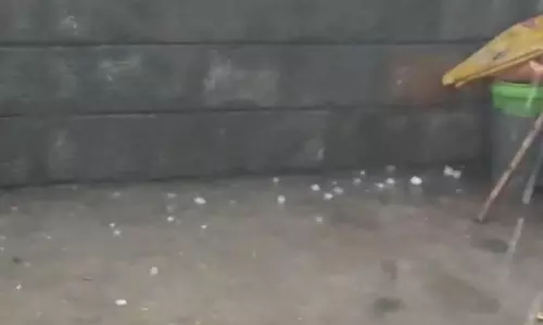 அரூரில்  சூறைக் காற்றுடன் ஆலங்கட்டி மழை