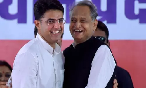 ராஜஸ்தானில் முடிவுக்கு வந்தது பனிப்போர்- அசோக் கெலாட், சச்சின் பைலட் ஒன்றிணைந்து செயல்பட முடிவு