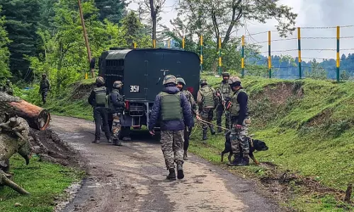 ஜம்மு காஷ்மீரில் பயங்கரவாதிகளால் சர்க்கஸ் கலைஞர் சுட்டுக் கொலை