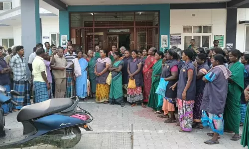 தூய்மை பணியாளர்கள் உள்ளிருப்பு போராட்டம்