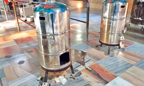 குமாரபாளையம் அருகே பத்ரகாளியம்மன் கோவில் உண்டியல் உடைத்து பணம் கொள்ளை