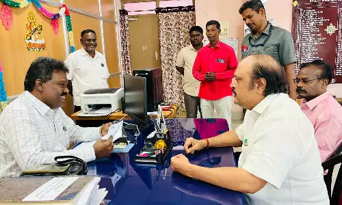 உப்பளம் தொகுதி இளைஞர்களுக்கு கடனுதவி