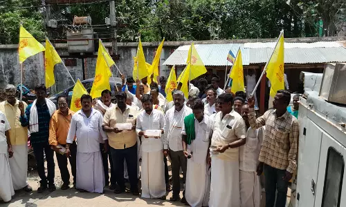 10.5 சதவீத இட ஒதுக்கீடு கோரி பா.ம.க.வினர் மனு அனுப்பும் போராட்டம்