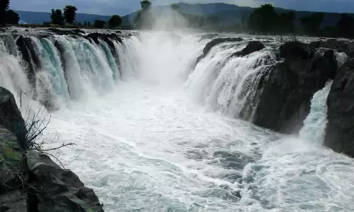 ஒகேனக்கல்லுக்கு நீர்வரத்து 6 ஆயிரம் கனஅடியாக அதிகரிப்பு