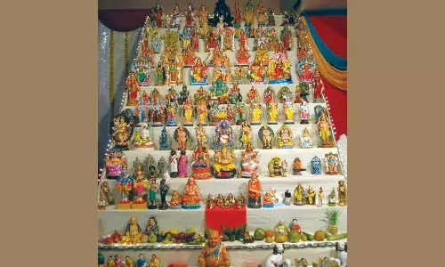 நவராத்திரி கொலுவில் ஒன்பது படிகள் அமைப்பதன் நோக்கம்