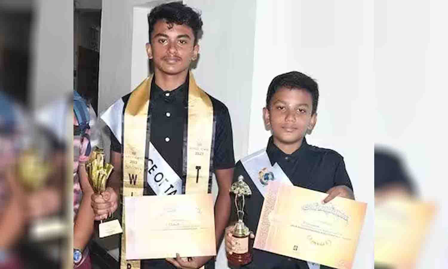 சர்வதேச மாடலிங் போட்டியில் பங்கேற்க திருப்பூர் சகோதரர்கள் தேர்வு