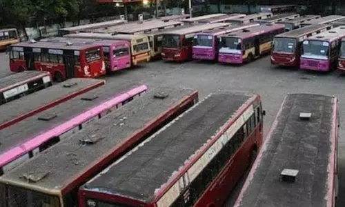 சென்னையில் இன்று மாலை போக்குவரத்து தொழிற்சங்கத்துடன் முத்தரப்பு பேச்சுவார்த்தை