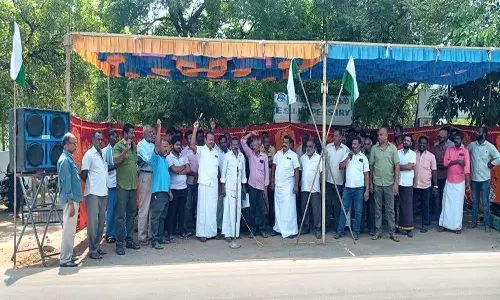 கோவில்பட்டியில் வணிகர் சங்கங்களின் பேரமைப்பு  சார்பில் ஆர்ப்பாட்டம்