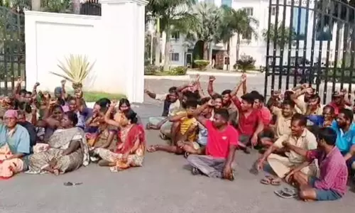 சம்பள பணத்தை கேட்டு ஓசூரில் தூய்மை பணியாளர்கள் போராட்டம்