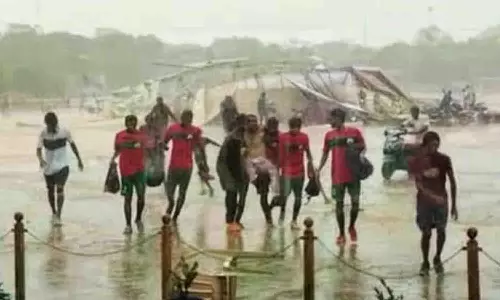 உடுமலை நேதாஜி மைதானத்தில் சூறைக்காற்றில் பறந்த கேலரி - சமூக வலைத்தளங்களில் பரவிய வீடியோ காட்சி