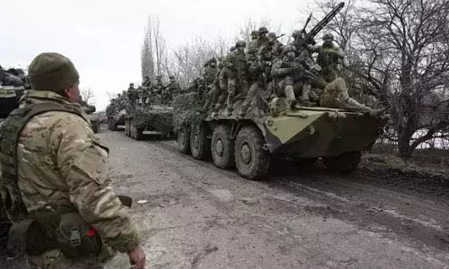 உக்ரைனுக்கு மேலும் 300 மில்லியன் டாலருக்கு ராணுவ நிதி உதவி அறிவித்த அமெரிக்கா