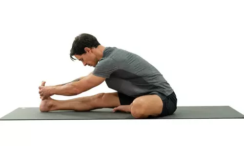 முதுகு தசையை உறுதியாக்கும் ஜானு சிரசாசனம்