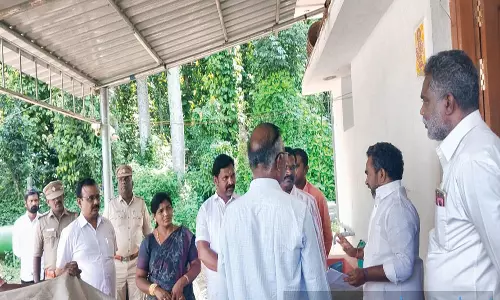 பெரும்பாறையில் அனுமதியின்றி இயங்கிய ஏலக்காய் பதப்படுத்தும் தொழிற்சாலைக்கு சீல்