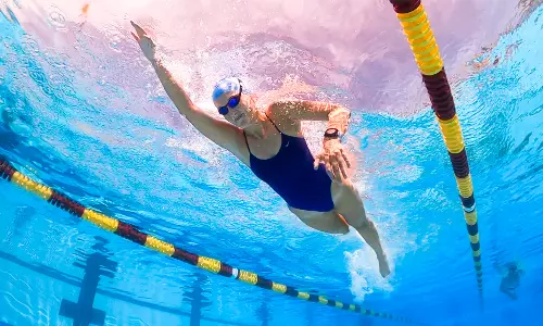 பெண்கள் நீச்சல் பயிற்சி செய்தால் தீரும் உடல் பிரச்சனைகள்...