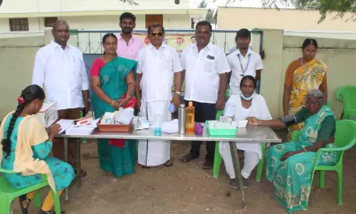 சாமளாபுரத்தில் காய்ச்சல் தடுப்பு சிறப்பு முகாம்