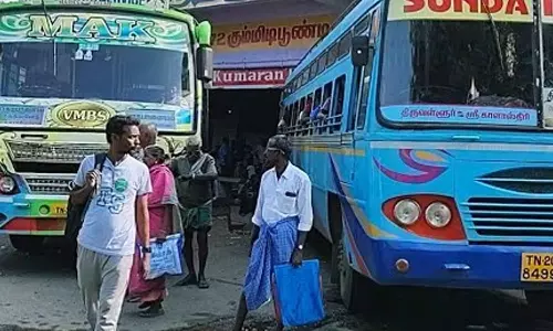 திருவள்ளூர் பஸ் நிலையத்தில் 2 பேர் மயக்கம்- காட்சி பொருளான தண்ணீர் தொட்டியால் பயணிகள் தவிப்பு