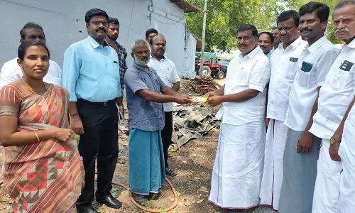 விளாத்திகுளம் அருகே பலத்த காற்றில் சேதம் அடைந்த வீடுகளை ஆய்வு செய்த எம்.எல்.ஏ.