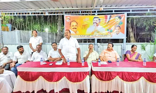 மேலப்பாளையம் பகுதி அ.தி.மு.க.  புதிய உறுப்பினர் சேர்க்கை ஆலோசனை கூட்டம்