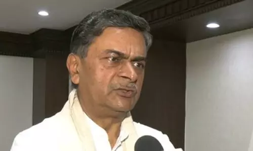 ராகுல் காந்தி வெளிநாடு சென்று பேசுவது ஏன் தெரியுமா? - மத்திய மந்திரி விளக்கம்