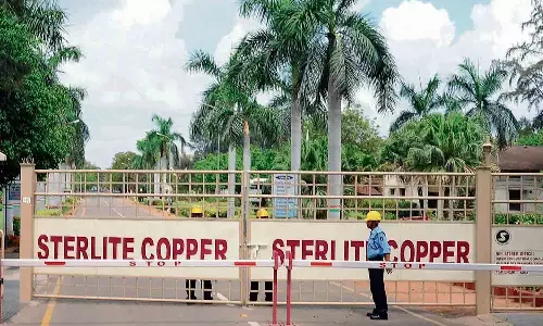 தூத்துக்குடி ஸ்டெர்லைட் ஆலை கழிவுகளை அரசே அகற்ற முடிவு