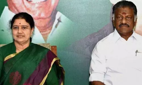 அரசியலில் அடுத்தகட்ட நகர்வு: 7-ந் தேதி சசிகலாவை சந்திக்கும் ஓ.பி.எஸ்.