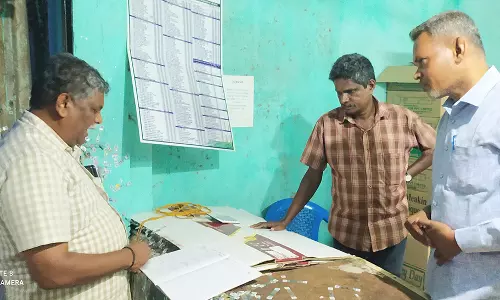 மதுக்கடைகளில் அதிகாரி திடீர் ஆய்வு