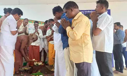 கருவலூர் மாரியம்மன் கோவிலில் திருப்பணிகள் தொடக்கம்