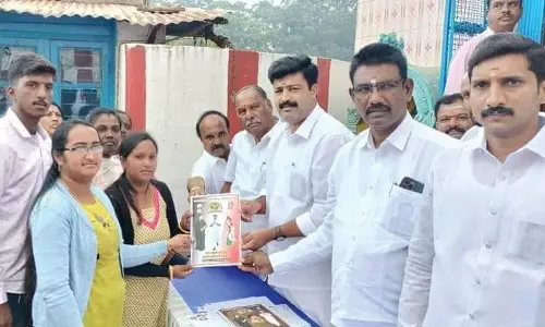 குன்னூர் நகரில் அ.தி.மு.க சார்பில் புதிய உறுப்பினர்கள் சேர்க்கை குறித்து ஆய்வு