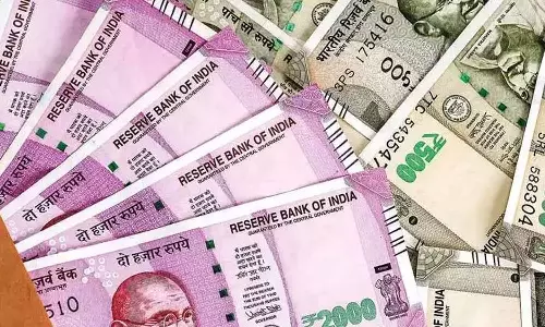 ஏ.டி.எம்.மில் கீழே கிடந்த ரூ.10 ஆயிரம்