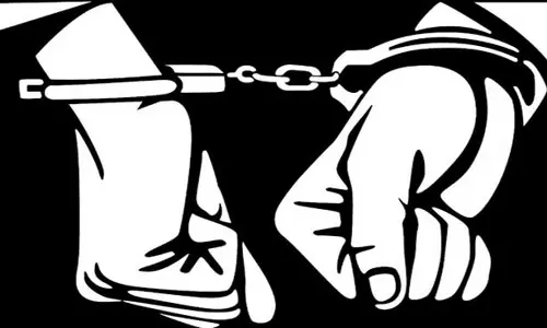 கன்னியாகுமரியில் போலீஸ் சூப்பிரண்டு அலுவலக ஊழியரை வெட்டிய சிறுவன் உள்பட 3 பேர் கைது