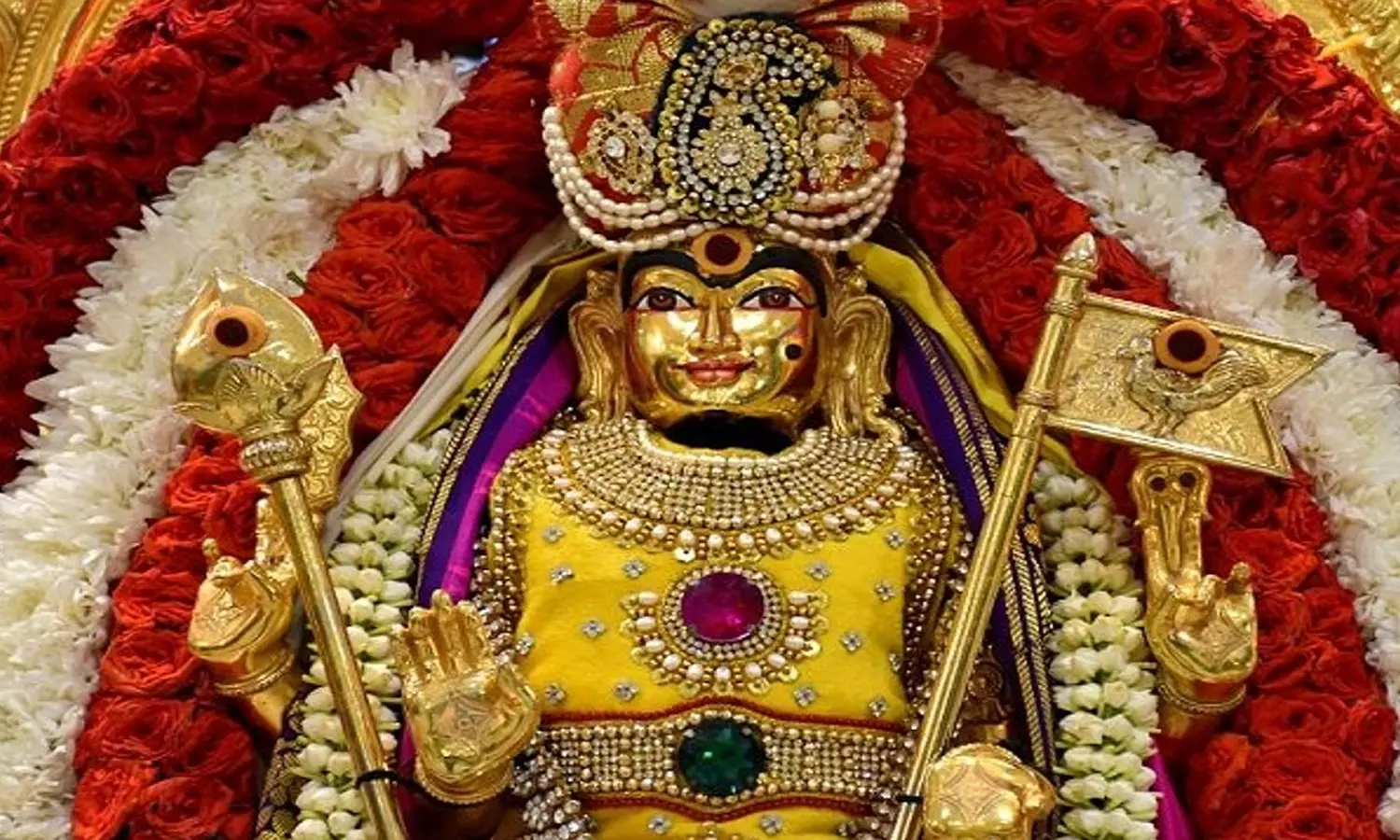 வைகாசி விசாகத்தையொட்டி முருகன் கோவில்களில் சிறப்பு பூஜைகள் வைகாசி விசாகத்தையொட்டி முருகன் கோவில்களில் சிறப்பு பூஜைகள்