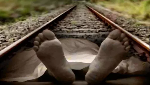 ரெயிலில் அடிபட்டு வாலிபர் பலி