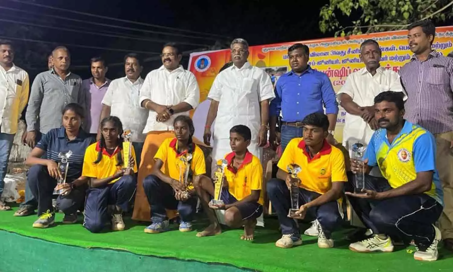 அரியூரில் மாநில அளவிலான வலைபந்து போட்டி அரியூரில் மாநில அளவிலான வலைபந்து போட்டி