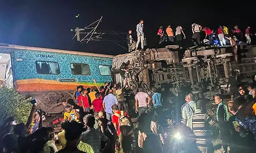 ஒடிசா ரெயில் விபத்து - உயிரிழந்தோர் எண்ணிக்கை 233 ஆக அதிகரிப்பு