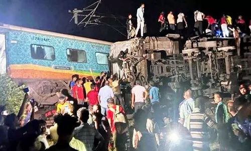 ரெயில் விபத்தில் காயமடைந்தவர்களுக்கு ரத்தம் வழங்க ஒடிசாவுக்கு விரைந்த தன்னார்வலர்கள்