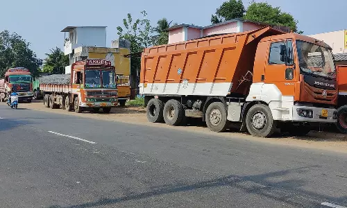 அதிக பாரத்துடன் கனிம வளங்களை ஏற்றிச் சென்ற வாகனங்கள் பறிமுதல்