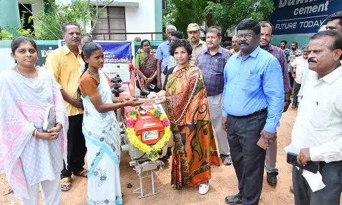 அரசின் பயனுள்ள திட்டங்களை விவசாயிகள் பயன்படுத்தி கொள்ள வேண்டும்