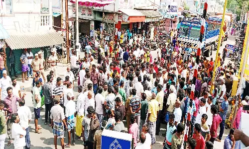 லாலாப்பேட்டை, முகுந்தராயபுரத்தில் சாலை மறியல்