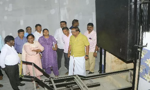 குடியாத்தத்தில் கண்காணிப்பு அலுவலர் திடீர் ஆய்வு