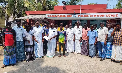 ஏரியூர் அருகே வட்டார வளர்ச்சி அலுவலரை முற்றுகையிட்டு பொதுமக்கள் வாக்குவாதம்