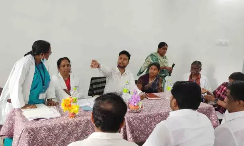 அரசு மருத்துவமனை வளாகத்தை தூய்மையாக வைத்திருக்க வேண்டும் - சப்-கலெக்டர் அறிவுறுத்தல்