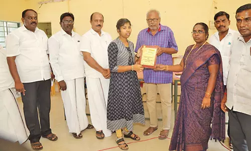 சேதுக்குவாய்த்தான் ஊராட்சியில் அரசு பொதுத்தேர்வில் வெற்றி பெற்ற மாணவ- மாணவிகளுக்கு பரிசு