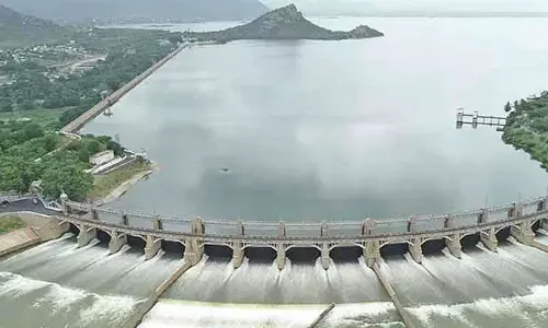 ஆபத்தான இடங்களில் குளிப்பதை தடுக்க எச்சரிக்கை பலகை வைக்க கோரிக்கை