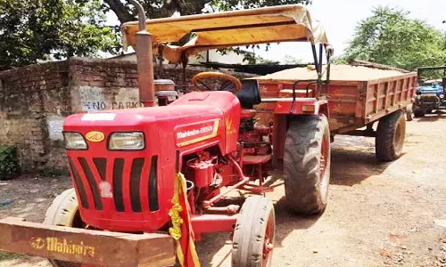 மண் கடத்திய டிராக்டர் பறிமுதல்