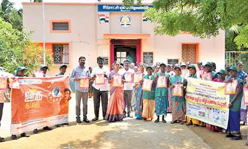 ராதாபுரம் ஊராட்சி சார்பில் பிளாஸ்டிக் விழிப்புணர்வு பேரணி