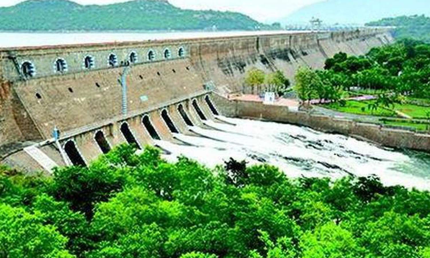 மேட்டூர் அணைக்கு நீர்வரத்து 1,805 கன அடியாக சரிவு Inflow to Mettur