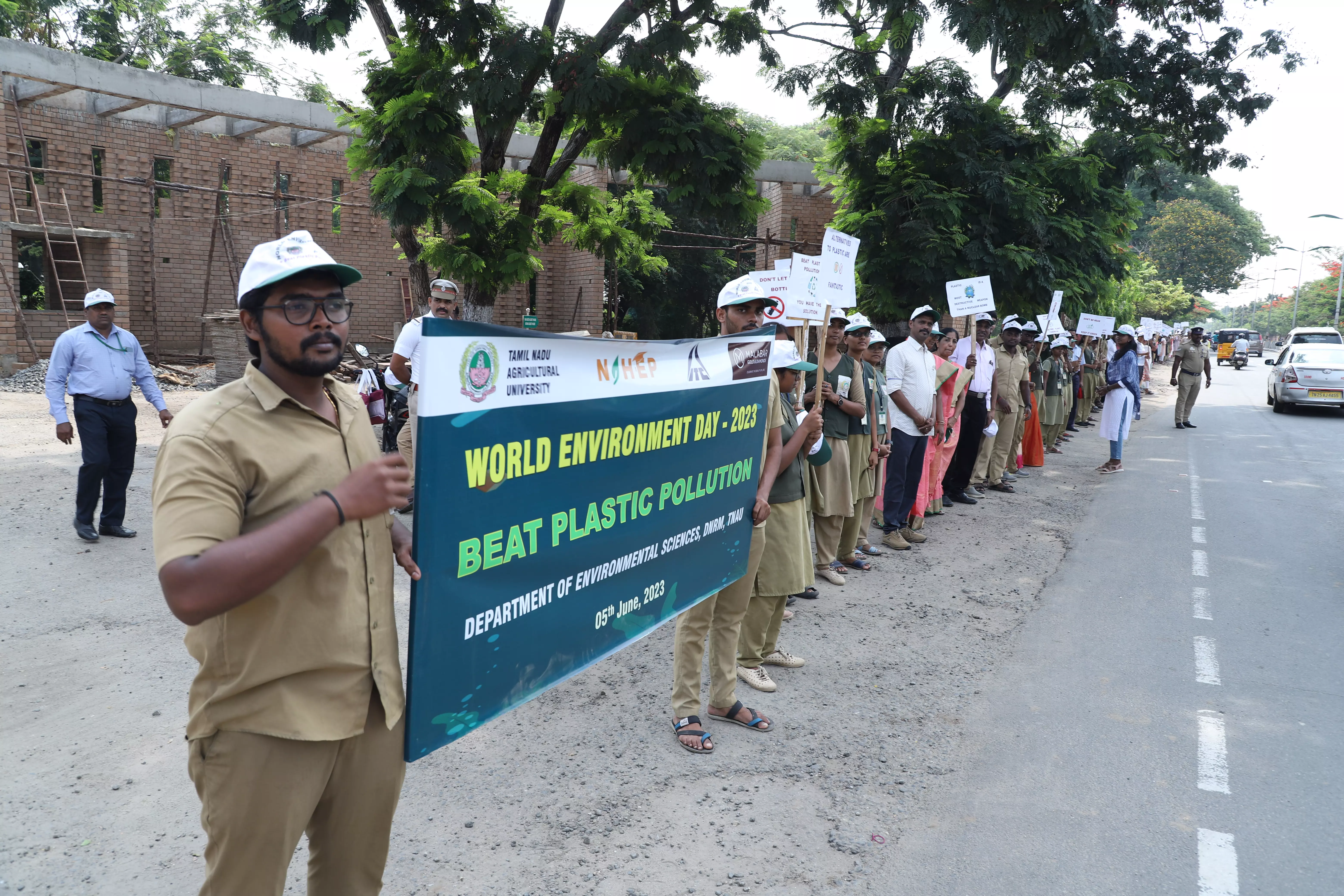 வேளாண் பல்கலைக்கழகத்தில் மனித சங்கிலி பேரணி வேளாண் பல்கலைக்கழகத்தில் மனித சங்கிலி பேரணி