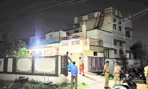 பழனி டாக்டர் வீட்டில் பூட்டை உடைத்து 40 பவுன் நகை கொள்ளை