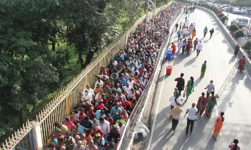 திருப்பதி கோவிலில் தரிசனத்துக்கு 30 மணி நேரமாகிறது