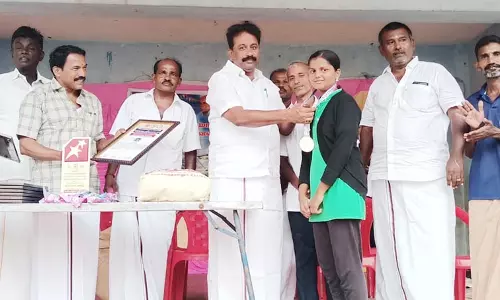 பாராட்டு விழா